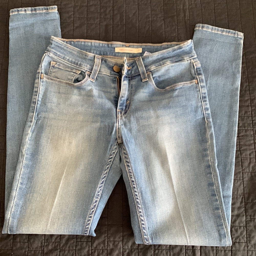 🚨DONATING SOON🚨Levi’s Women’s Skinny Jeans